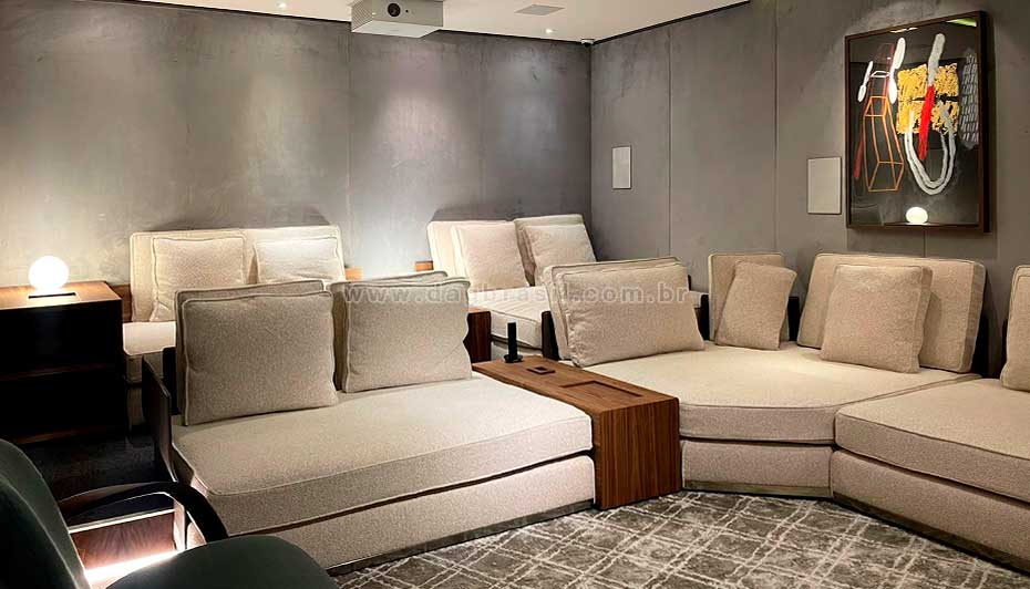 Sala de Home Cinema Longevidade showroom DAG Brasil, Bahia | DAG Brasil Sala de Home Cinema Longevidade showroom DAG Brasil, Bahia | DAG Brasil